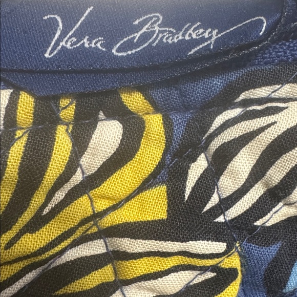 📌Vera Bradley Quilted Floral Crossbody Bag Adjustable Strap Blue Pink - Picture 3 of 8